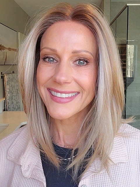 Glamvigor Hybrillia™ Blend Human Hair Honey blonde  with platinum blonde highlights strands in the front Straight Lace Part Wig GLP053