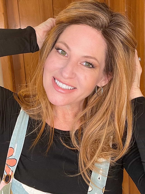 Glamvigor Hybrillia™ Blend Human Hair Dark Blonde Evenly Blended with Medium Golden Blonde  shoulder-length layered Straight  Lace Part  wig glp040