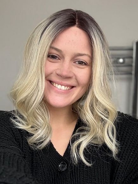 Glamvigor Hybrillia™ Blend Human Hair Elegant cool Blonde Ombre Wavy Lace Part Wig GLP001