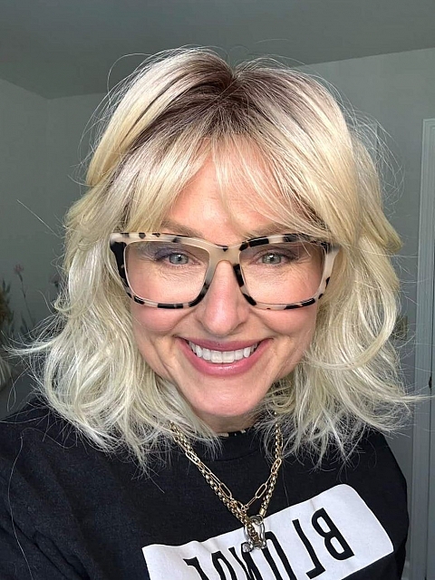 Glamvigor Hybrillia™ Blend Human Hair blonde ombre shoulder-length style with textured waves and a wispy fringe Lace wig GLP069