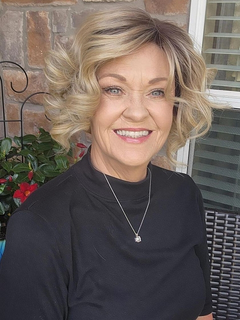 Blonde Ombre wavy with textured layerd short Synthetic Lace Part Wig GLP030