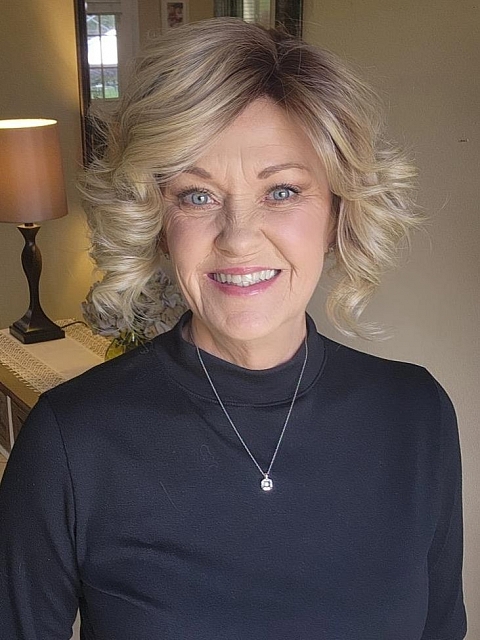 Blonde Ombre wavy with textured layerd short Synthetic Lace Part Wig GLP030