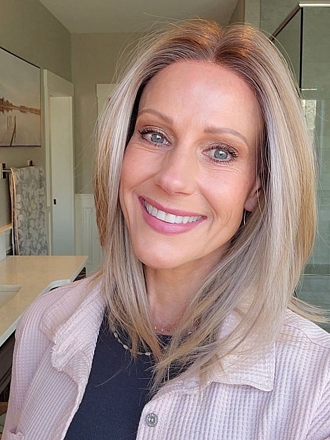 Glamvigor Hybrillia™ Blend Human Hair Honey blonde  with platinum blonde highlights strands in the front Straight Lace Part Wig GLP053