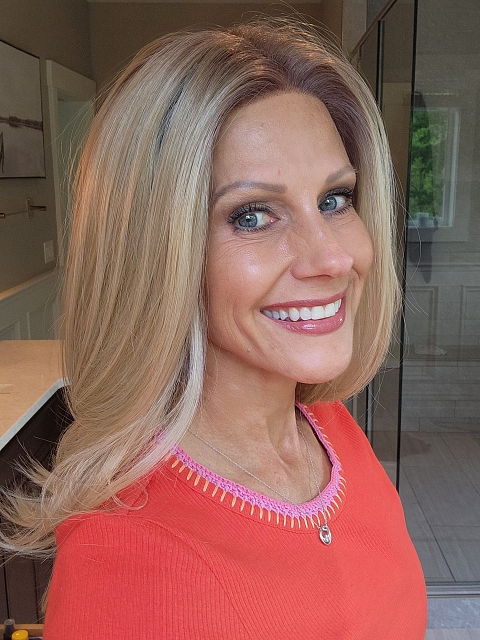 Pretty Blonde Ombre Medium layered Straight Synthetic Lace Part Wig GLP007