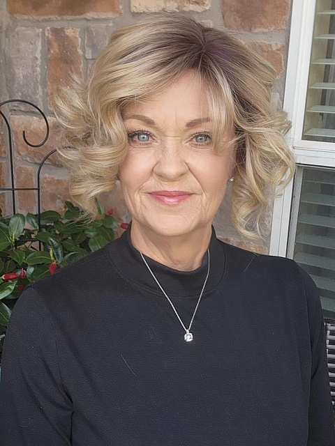 Blonde Ombre wavy with textured layerd short Synthetic Lace Part Wig GLP030