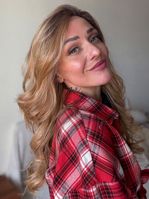 Blonde Blend with face-framing layers and soft wavy Synthetic Lace Part Wig GLP036