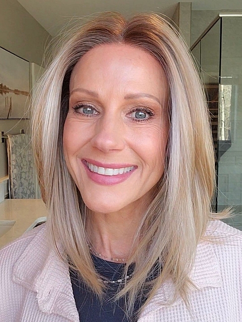 Glamvigor Hybrillia™ Blend Human Hair Honey blonde  with platinum blonde highlights strands in the front Straight Lace Part Wig GLP053